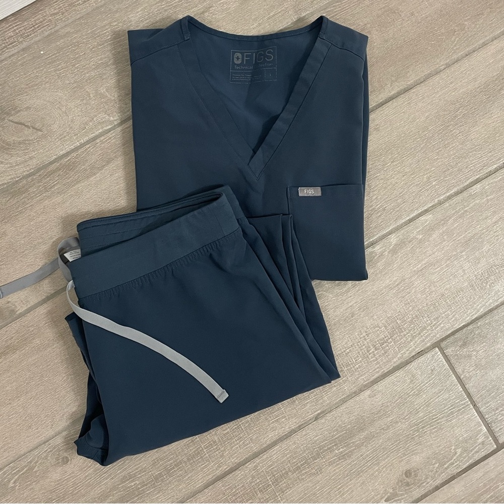Figs scrub set
